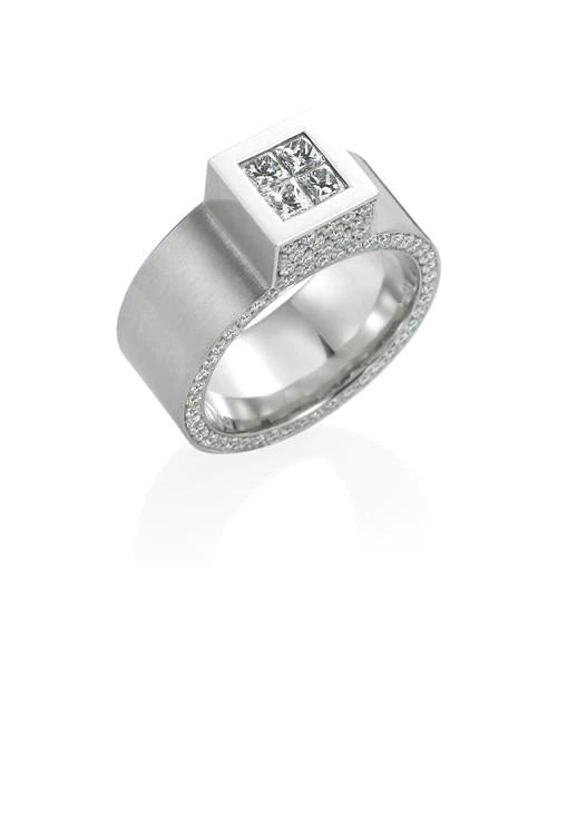 Platinum and Diamond Ring with side pave